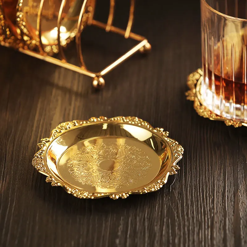 Kopen 6pc Klassieke Gouden Cocktail Metalen Coaster Continental Vintage Zinklegering Verzilverd Verguld Mat placemat