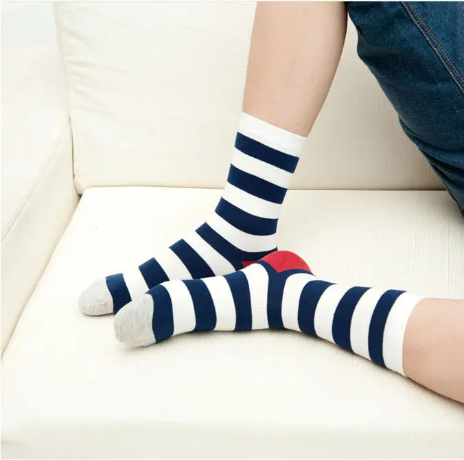 5pairs/lot New Brand High Quality Men Cotton Sock Embroidery Casual