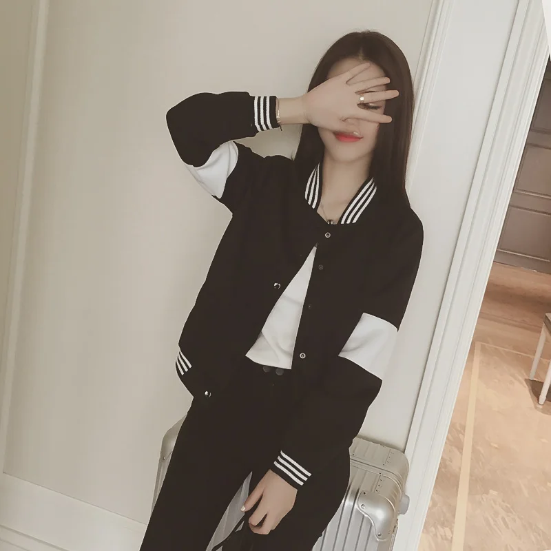 

2017 Spring style black and white color block casual baseball shirt short jacket female Covered button women coat cardigan