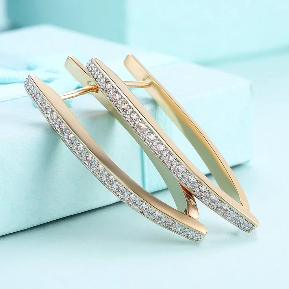 

Luxury Zircon Inlaid Ear Hoops Fashionable Women Ear Rings Round Champagne Gold Color Earrings Ear Ornaments For Girls Traveling