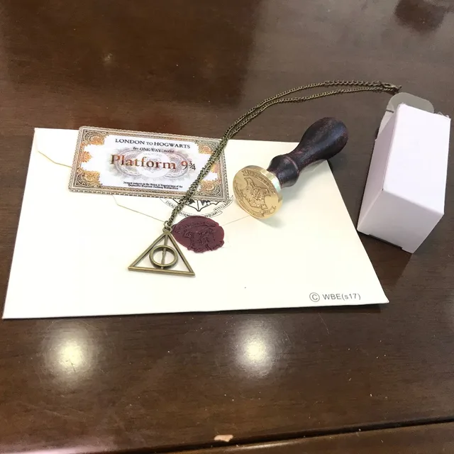 Cheap Harri Potter School Magic World Stamp Wooden Fire Seal With Admission Notice Letter Toys Harri Potter Halloween Cosplay Jouet Cheap Harri Potter School Magic World Stamp Wooden Fire Seal With Admission Notice Letter Toys Harri Potter Halloween Cosplay Jouet