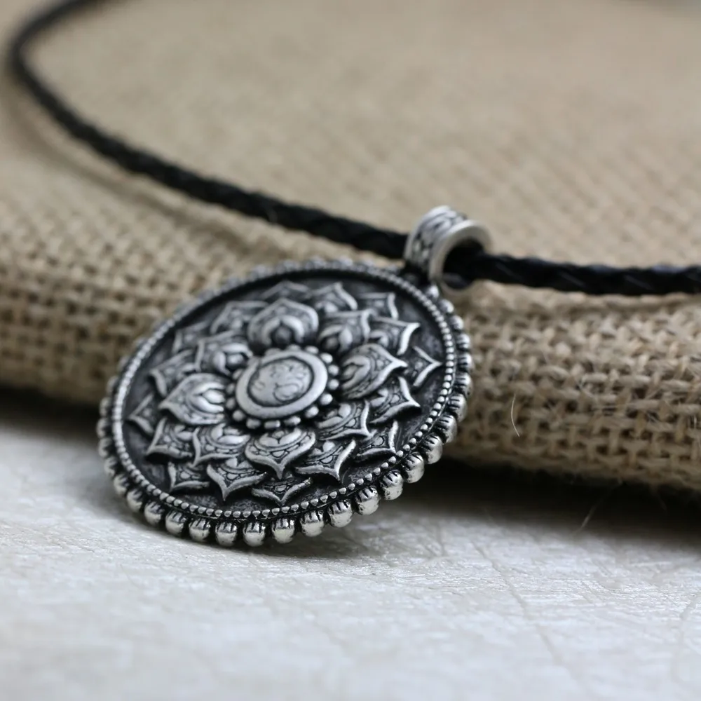LANGHONG The Mandala Necklacein Pendant Necklaces from Jewelry