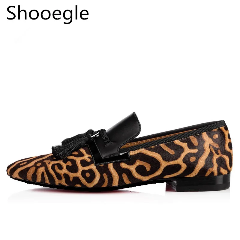 Весенняя кожаная с леопардовым принтом мужская модельная обувь слипоны обувь на плоской подошве из конского волоса модные черные мужские туфли с кисточками мужские лоферы