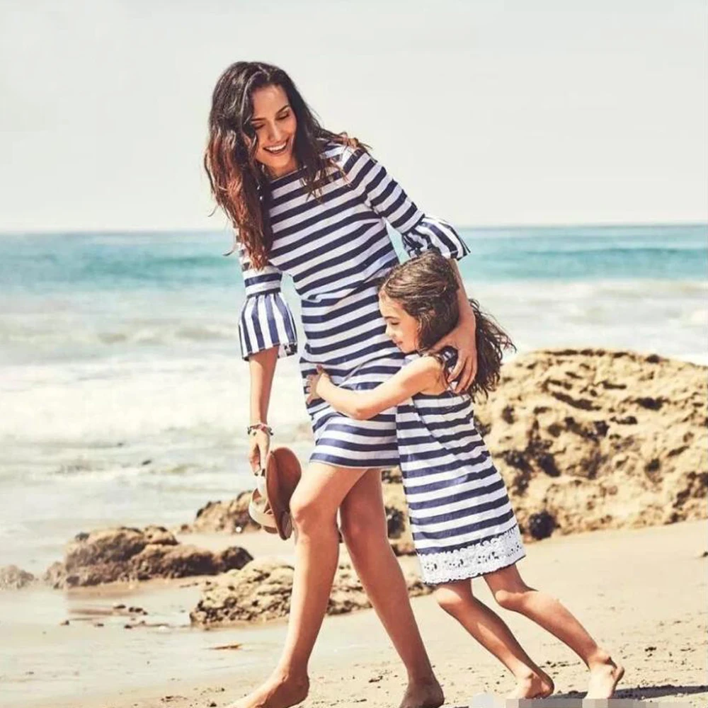 

matching family outfits mommy and daughter matching clothes 2019 Summer Beach Stripe Dress mom and girl dresses family clothing