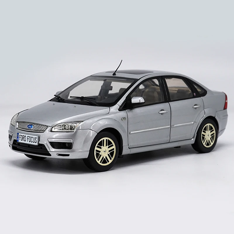 

diecast wheel 1:18 Alloy Toy Sports Car Model FORD FOCUS of Children's Toy Cars Original Authorized Authentic Kids Toys Gift