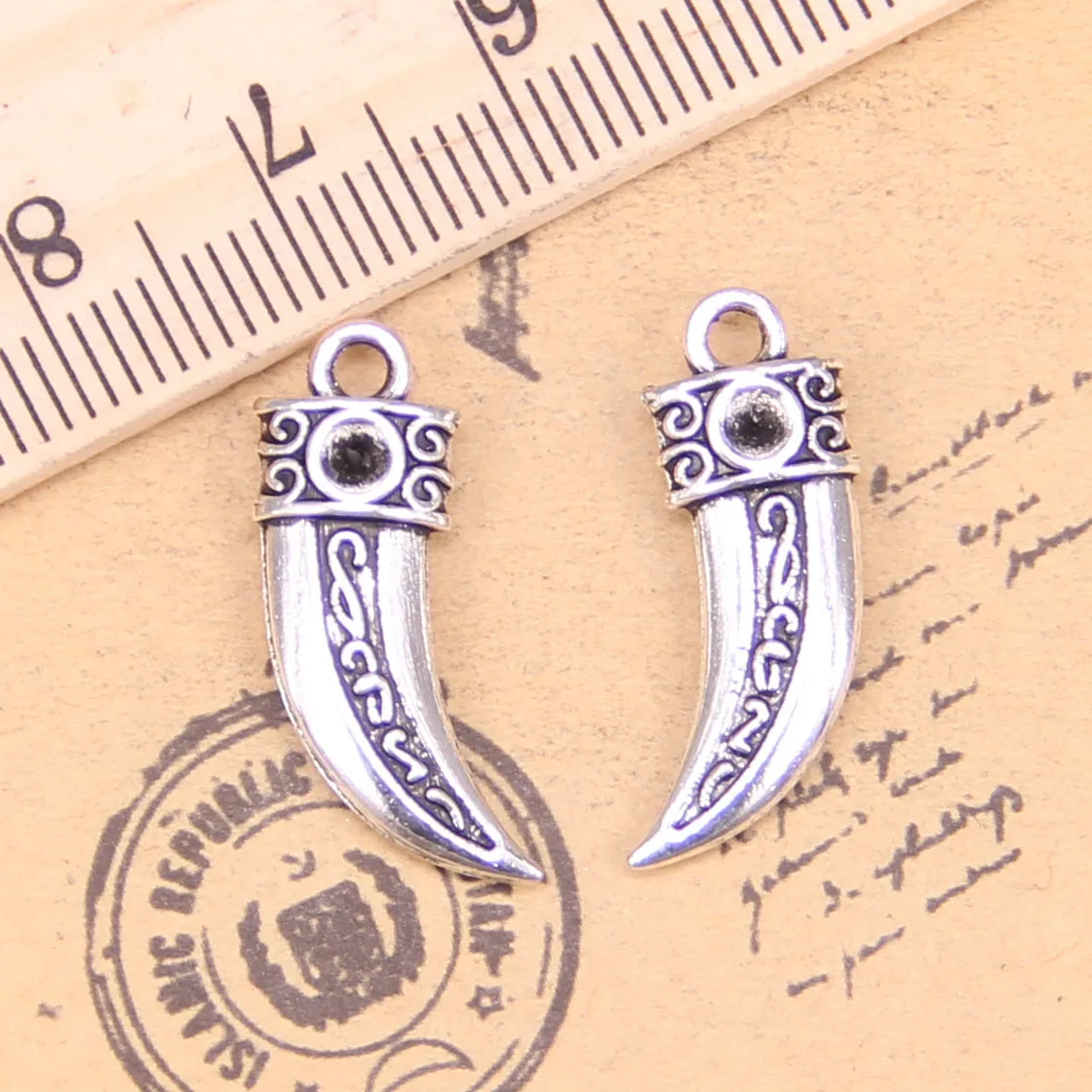 

8pcs Charms For Jewelry Making wolf tooth 23*8mm Antique Silver Plated Pendants DIY Handmake Tibetan Silver Bracelet Necklace