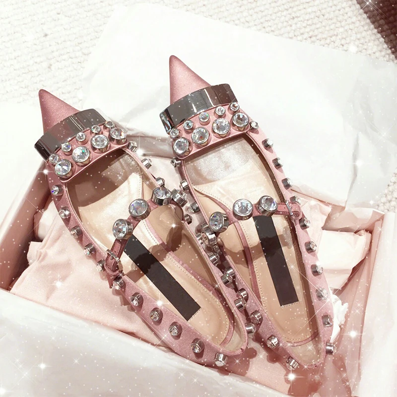 Розовые атласные туфли mary jane на плоской подошве с ремешком и пряжкой Роскошные брендовые туфли с острым носком, металлические с украшениями из кристалла женская обувь из черной кожи