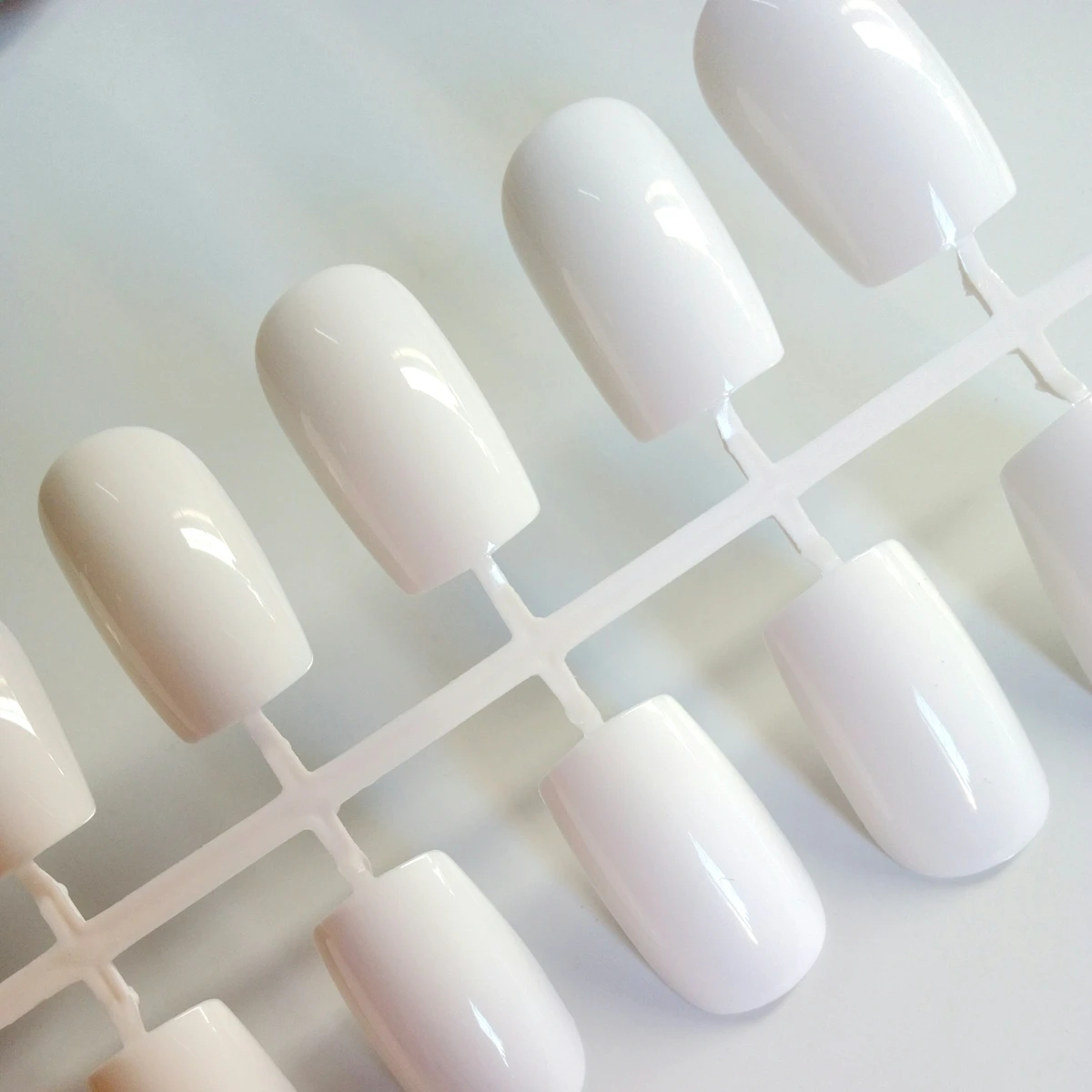 

Long Size Acrylic False Nails Shiny White Fake Nails Flat Top Finger Nail Art Full Cover Manicure Tool 24 pcs WL