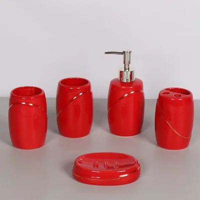 Простой Европейский керамический набор туалетных принадлежностей из пяти предметов для ванной комнаты, красная бутылка для лосьона, чашка для чистки мыла, свадебный подарок - Цвет: Красный