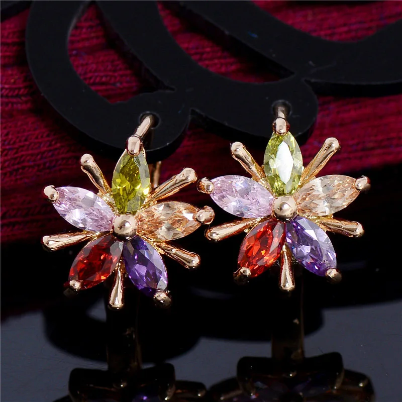 

Women Zircon Hoop Earrings Elegant Gold Color Flower Pendant Earring for Women Wedding Party Jewelry Accessories