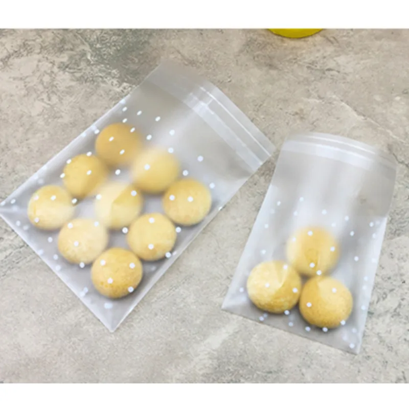 100pcs-Plastic-Transparent-Cellophane-Polka-Dot-Candy-Cookie-Gift-Bag-with-DIY-Self-Adhesive-Pouch-Wedding (3)