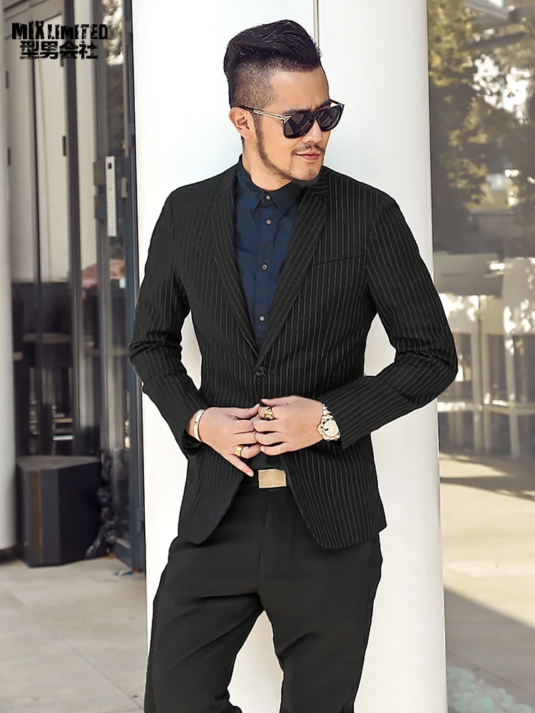 Metrosexual man autumn casual business black vertical