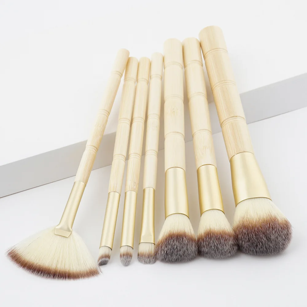

7 Pcs Bamboo Makeup Brushes Set Powder Blush Concealer Eyeshadow Eyebrow Brush Soft Nylon Hair Cosmetics Blending Make Up Tools