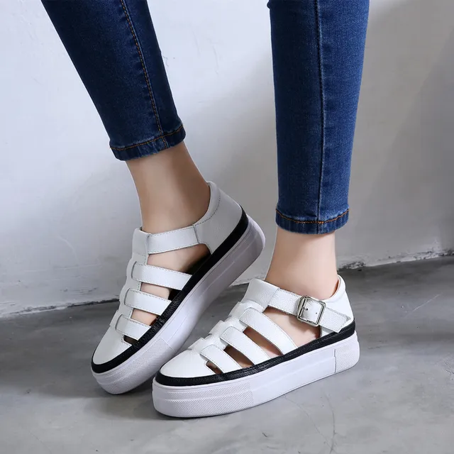 YMECHIC 2018 Fashion Platforms Shoes Woman Summer Leather Closed Toe Creepers Punk Buckle Flat Platform Gladiator Sandals Women
