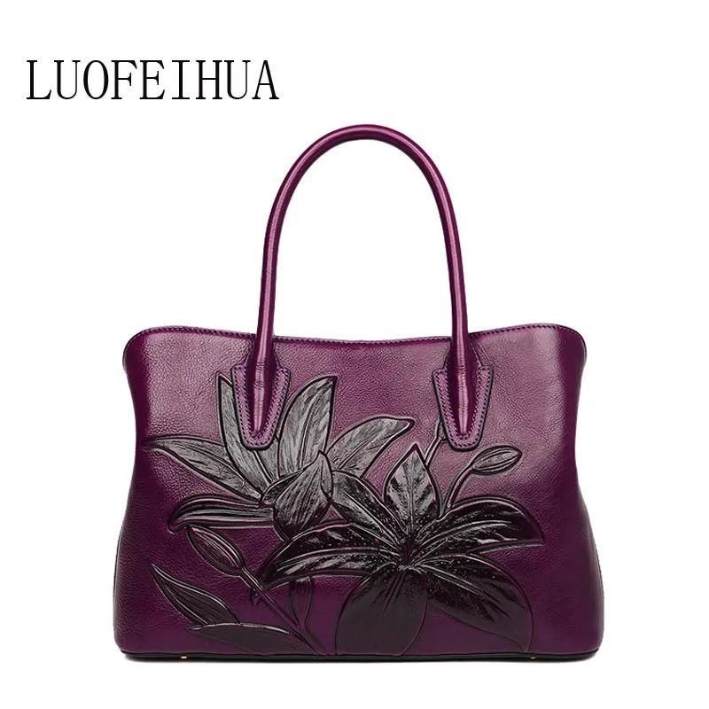 

2019 new leather handbag retro embossed Chinese style large capacity leather middle-aged female bag branded handbag