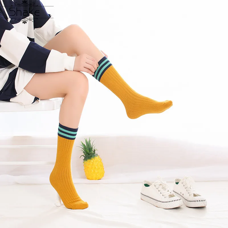 

Shake harajuku Cute Japanese High School Girls Cotton long socks Loose Striped Multi colors women Crew Socks for Autumn Winter