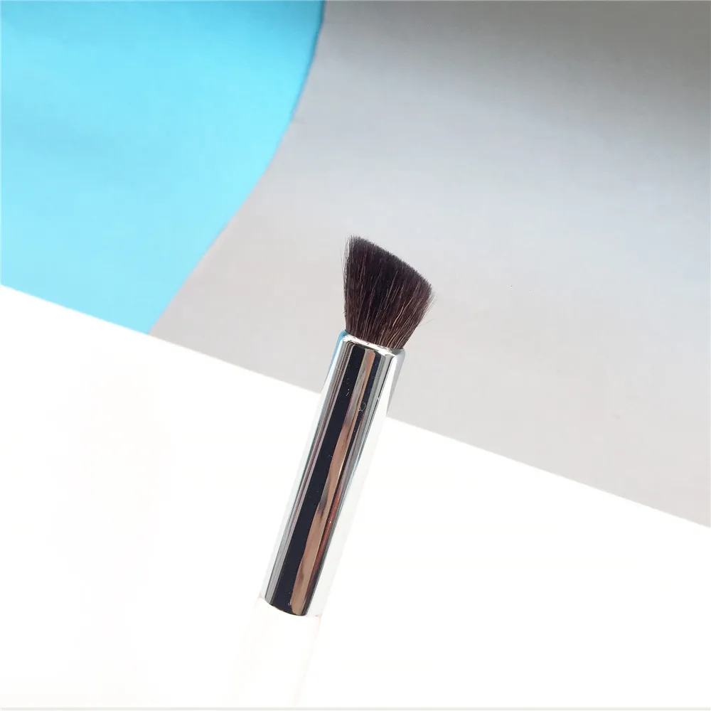 Trish McEvoy Brush 23 Angled Crease Contour Brush _ 5