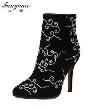 

2017 New Fashion Striped Autumn/Winter Boots Chinese Style Embroidered Women Pointed Toe Boots Back Zip Sexy Ladies' Ankle Boots