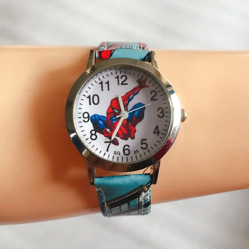 Детские часы с рисунком Человека-паука, Модные кварцевые наручные часы с кожаным ремешком для мальчиков и девочек, спортивные часы с героями мультфильмов - Цвет: sky blue
