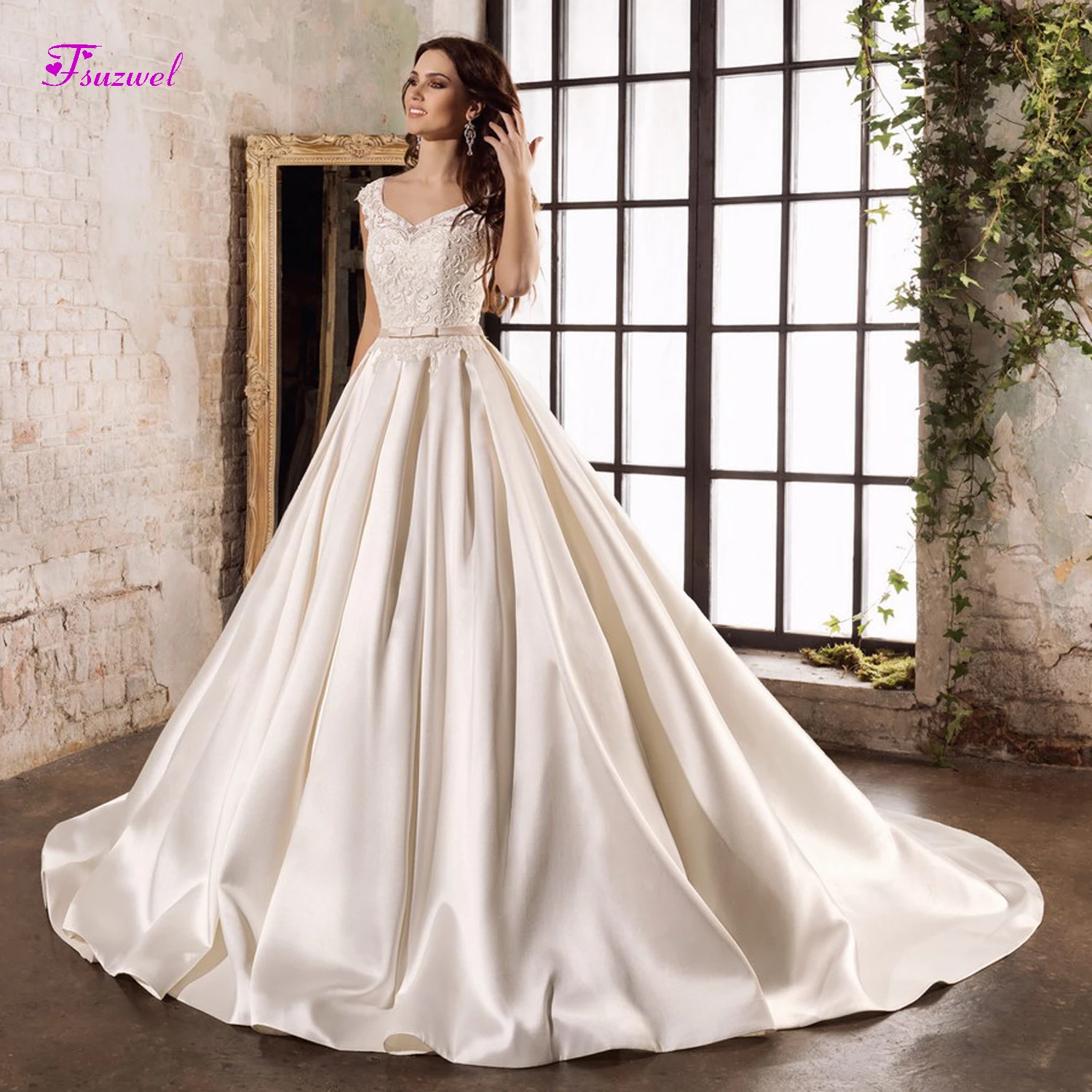 

Fsuzwel Graceful Court Train Appliques Satin A-Line Wedding Dresses 2020 Square Collar Cap Sleeve Princess Bridal Gown Plus Size