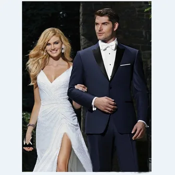 

2017 Bespoke Handsome Groomsmen Peak Lapel Groom Tuxedos Champagne Men Suits Dinner Best Man Blazer (Jacket+Pants)