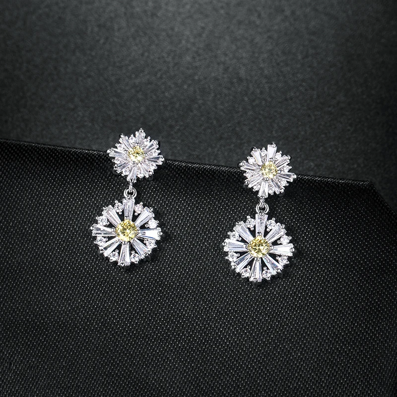 

WEIMANJINGDIAN New Arrival White Gold / Rose Gold Color Plated Cubic Zirconia Crystal Round Flower Drop Earrings