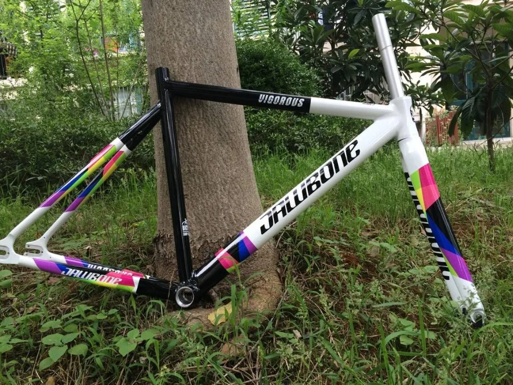 Excellent fixed gear frame +fork./smooth welding frame /invisible welding frame 700c*51//54//57 1 Excellent fixed gear frame +fork./smooth welding frame /invisible welding frame 700c*51//54//57 1