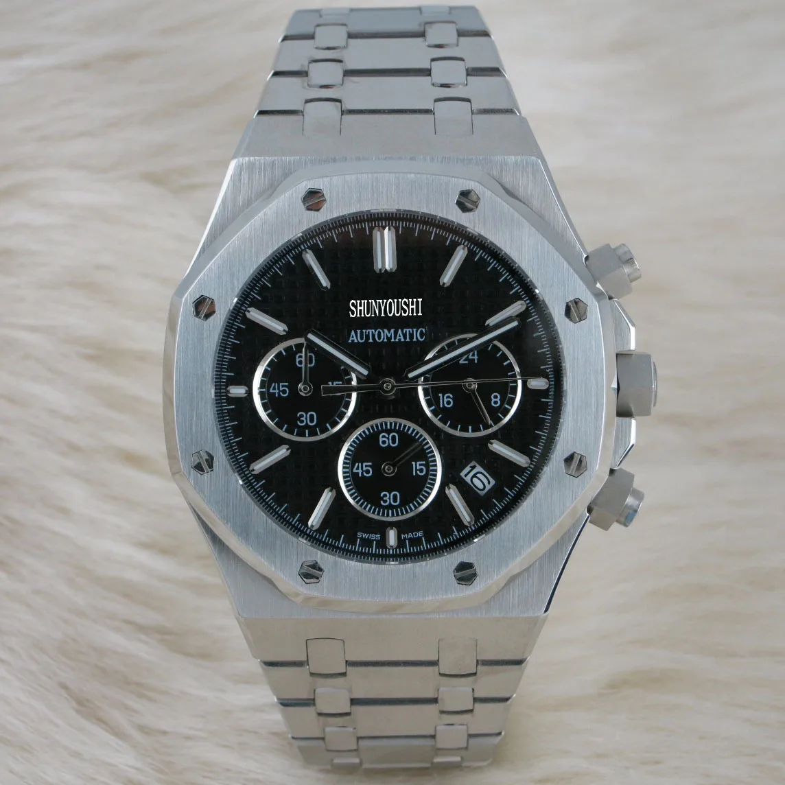 

Mens Watches Top Brand Runway Luxury European Design Quartz Wristwatches A06374