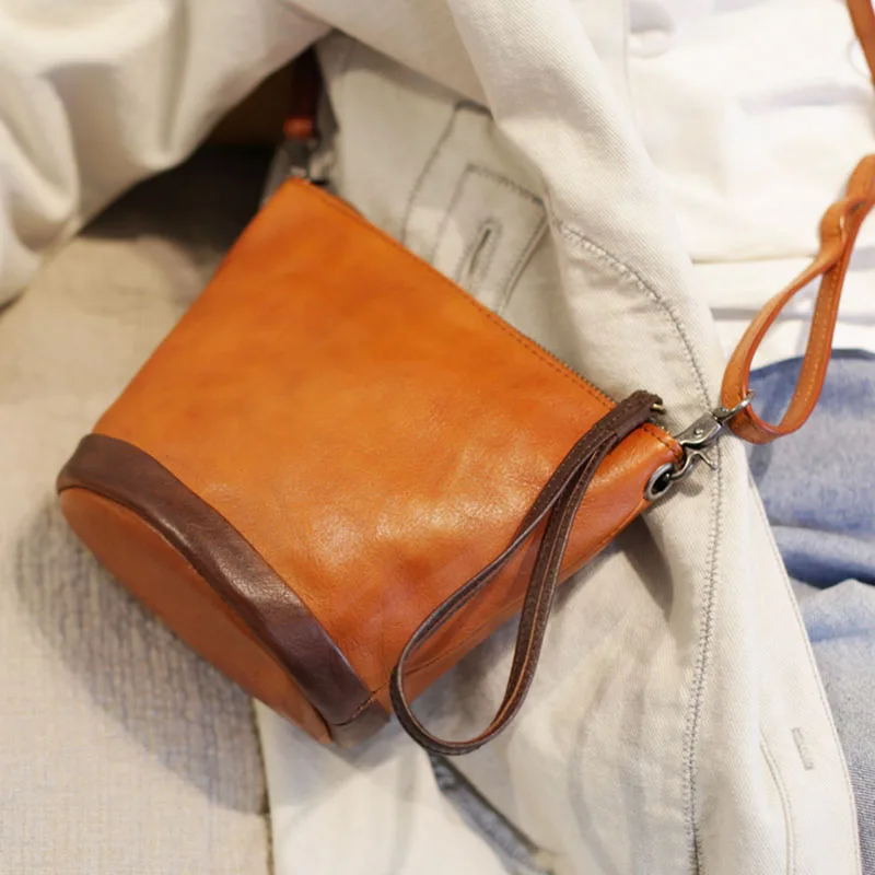 AETOO Retro hand carrying bucket bag, summer small fresh woman crossbody bag, leather bag