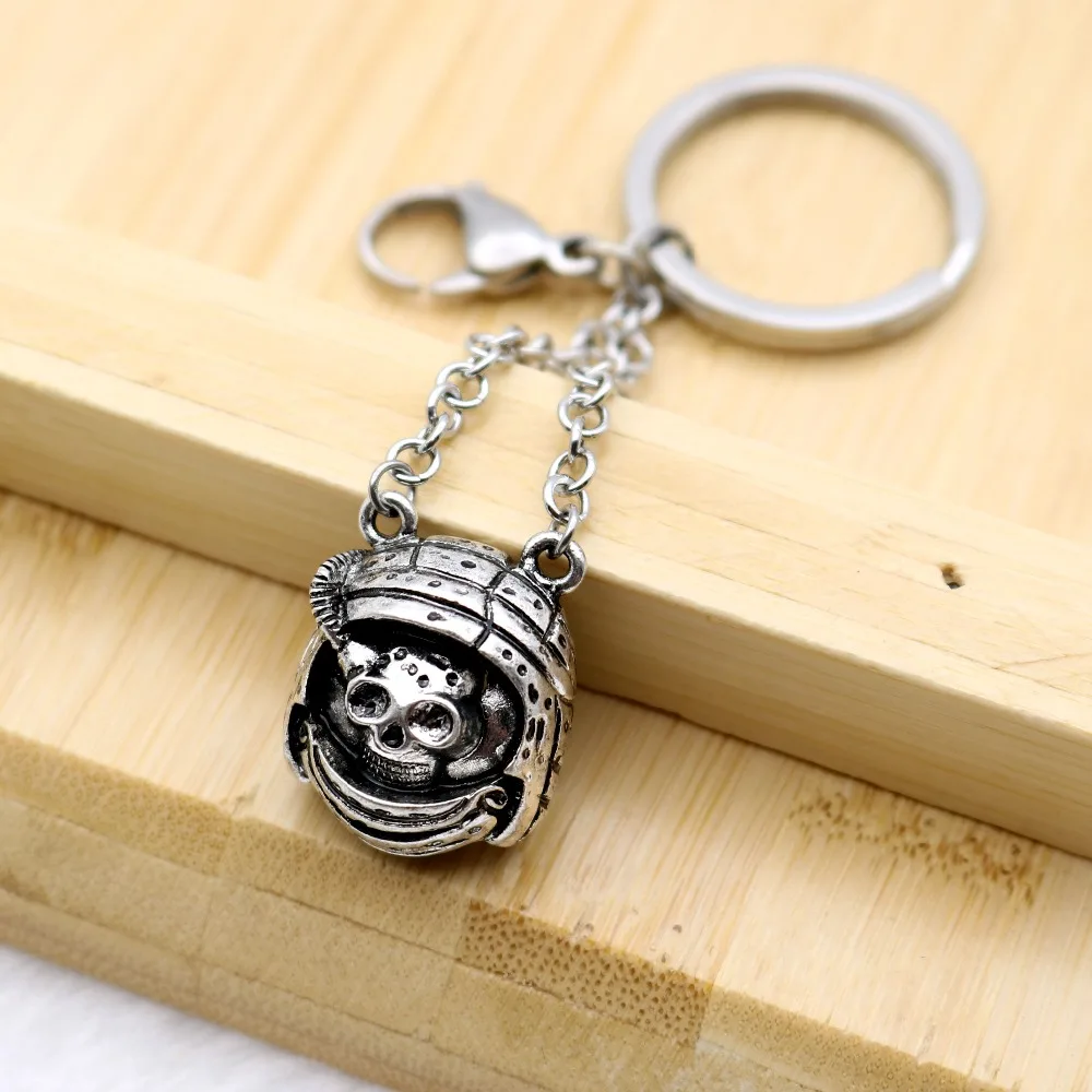 

Vintage Silver Death Astronaut Key chain Skeleton Spaceman Key Rings Bag Car Keychains