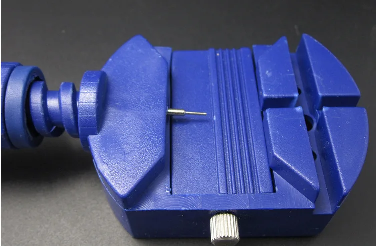 

Universal watch detacher easy to adjust the watchband maintenance tools