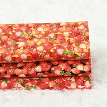 Половина ярда утолщаются хлопчатобумажная ткань с фруктовым принтом клубники, ручной работы DIY мешок рот Золотая посылка ткань для одежды хлопок B426