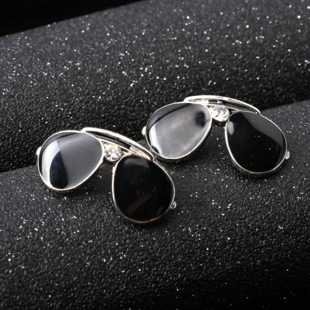 

DoreenBeads 1 Piece Creative Brooch Pin Sunglasses Safety Pins Fashion Accessory for Women Men Scarf Coat Suit Shirt Bag Decor