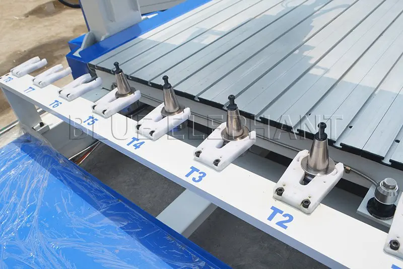 automatic-tool-changer-magazine-of-1212-4-axis-atc-cnc-router-with-siemens-828d-controller