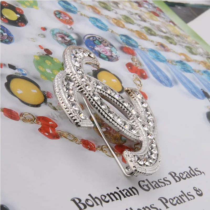 

Popular Brooches Pins Brand brooch For Women letter Fashion brooch Pearl Decoration Buckle Jewelry 2019