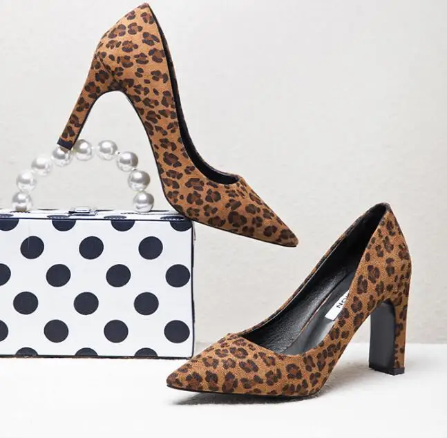 

Carole Levy 2019 Spring Newest Thick Heels Shoes Woman Sexy Pointed Toe Leopard Printed Dress Shoe Lady Fashion Pumps