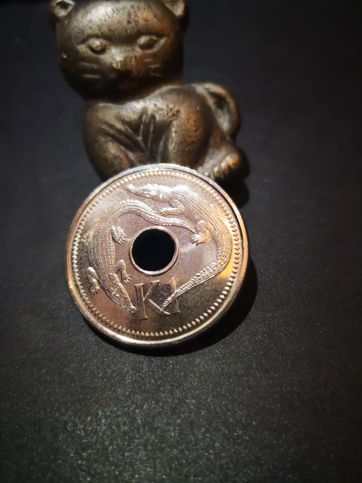 Оригинальная монета 1 KINA из Папуа Новой Гвинеи двойные крокодиловые монеты Holey 33