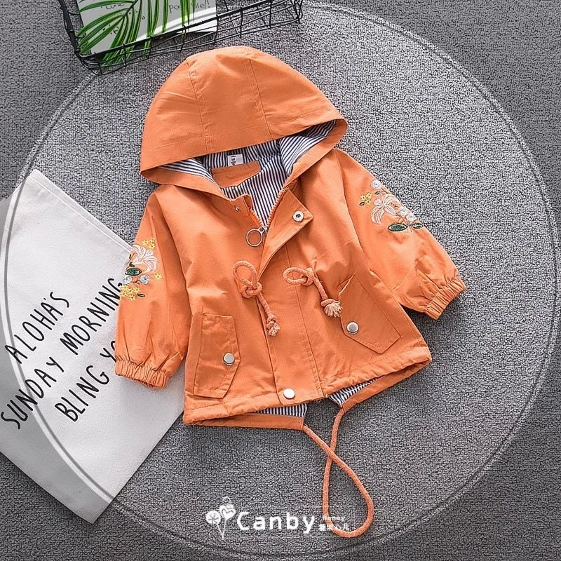 Тренч для девочек Новое весеннее корейское пальто с капюшоном для девочек Модная хлопковая куртка с вышитыми цветами для девочек - Цвет: Оранжевый