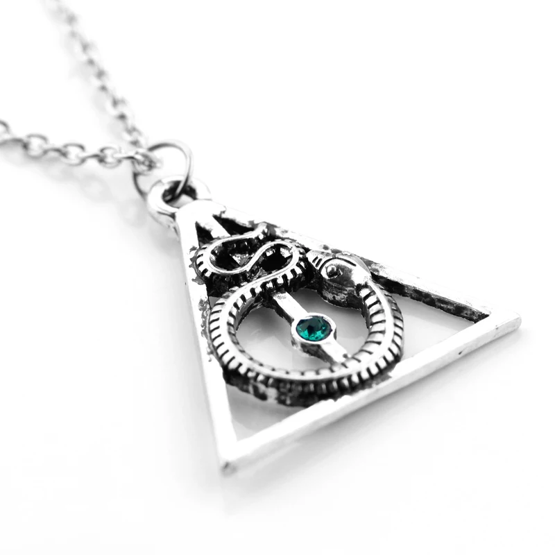 "GreenTriangle" - Triangle snake necklace 2 "GreenTriangle" - Triangle snake necklace 2