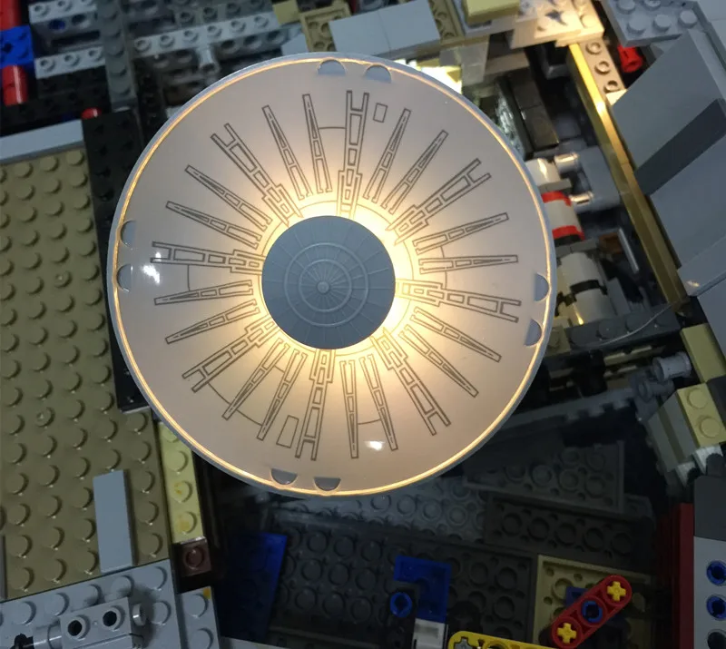 Pаспродажа Светодиодный светильник в комплекте для 75192 и 05132 моделей строительных блоков Falcon Millennium (комплект блоков не входит)