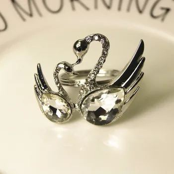 

10PCS diamond napkin ring European luxury napkin buckle hotel wedding table decoration Swan mouth cloth ring