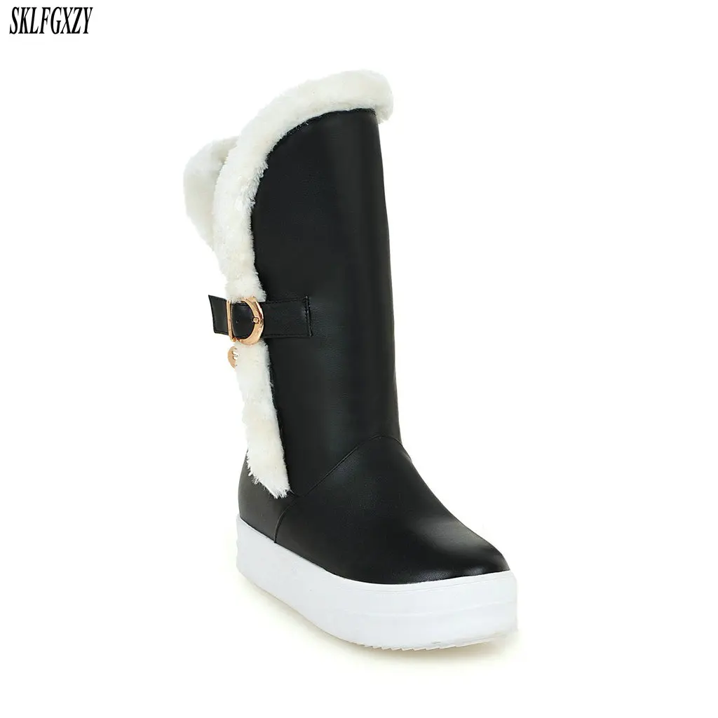 

The new design of winter warm snow boots middle-tube boots warm fashion shoes size 34-39