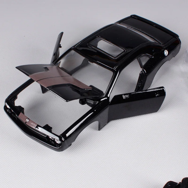 Maisto 1:24 2008 dodge challenger srt8 черный набор для сборки автомобиля модель литье под