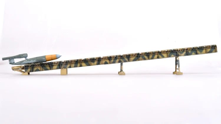 

1:72 Germany V1 rocket missile model launch orbit scene AS72105 Collection model