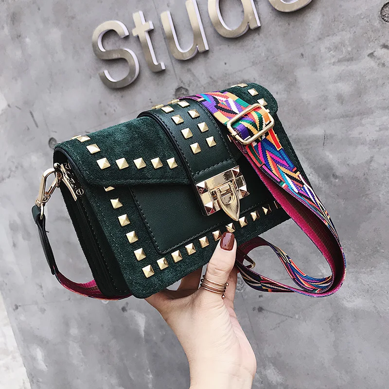 

DAUNAVIA crossbody bags for women rivet Small Square Bag Fashion strap shoulder bags Female Messenger bag New Designer handbags