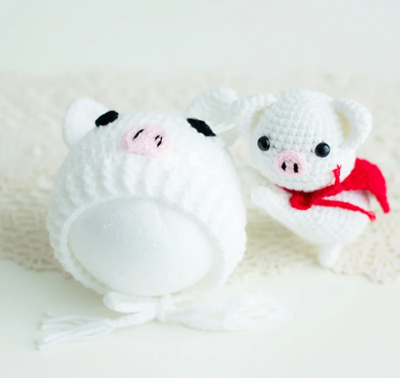 Newborn photography props piglet doll hat combination baby photography with knitted hat full moon props new
