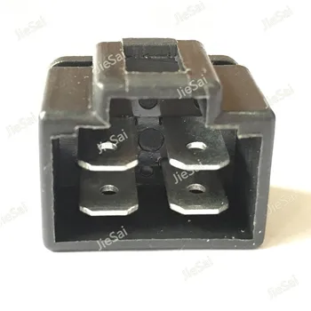 

4 Pin Auto Socket Plug PCB Mounting Sheath Connector With Terminals
