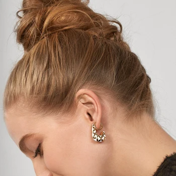 

Wholesale 6 Pair Lot Varinia Hoop Earrings Pretty Pop Of Enamel Chic Chignon Feminine Flair Jewelry