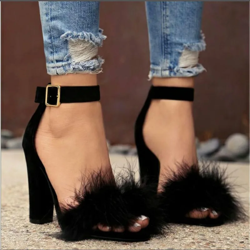 

2019Ankle Strap High Heels Faux Fluffy Rabbit Fur Women Sandals 2019 Thick High Heel Party Wedding Summer Lady Shoes