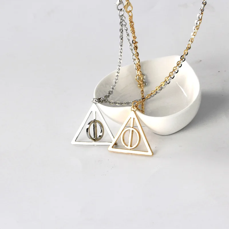

Harri Potter Deathly Hallows The Resurrection Stone Necklace Retro Triangle Round Chain Necklace Hermione Granger Rotating Spins